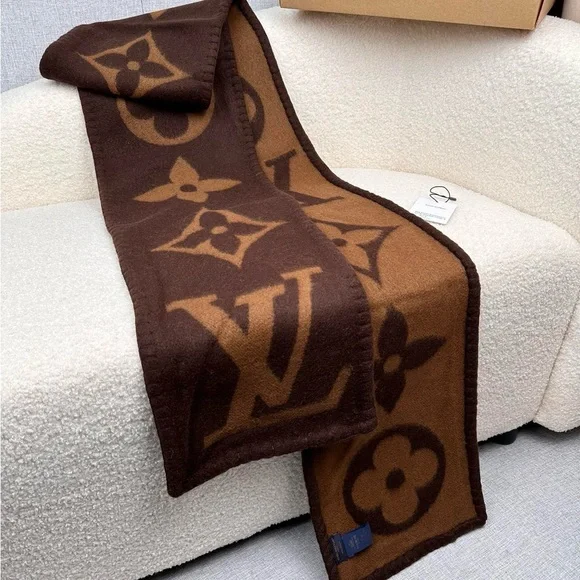 LV Elegant Brown and Tan Scarf - Picture 2 of 7